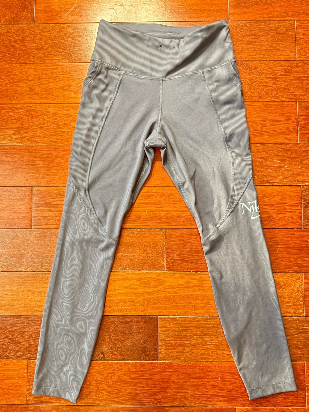 Nike Training Leggings – Grey Marbled Pattern